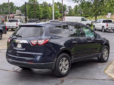 2017 Chevrolet Traverse LT   - Photo 5 - Los Angeles, AL 91303-8888