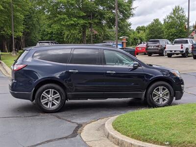 2017 Chevrolet Traverse LT   - Photo 4 - Los Angeles, AL 91303-8888