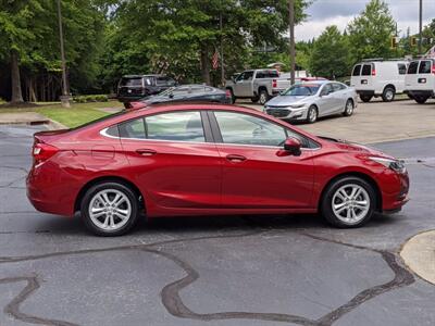 2017 Chevrolet Cruze LT Auto   - Photo 4 - Los Angeles, AL 91303-8888