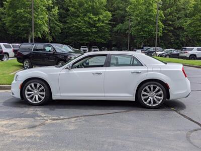 2017 Chrysler 300C   - Photo 8 - Los Angeles, AL 91303-8888