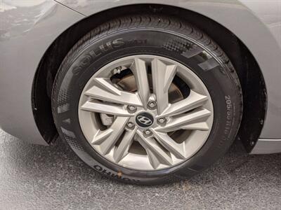 2019 Hyundai Elantra SEL   - Photo 28 - Los Angeles, AL 91303-8888