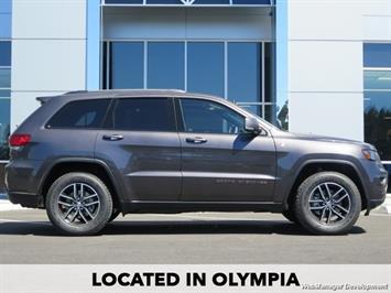 2017 Jeep Grand Cherokee Trailhawk   - Photo 2 - Los Angeles, AL 91303-8888