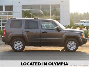 2017 Jeep Patriot Sport   - Photo 2 - Los Angeles, AL 91303-8888