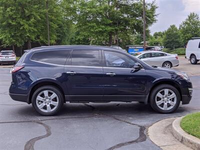 2017 Chevrolet Traverse LT   - Photo 4 - Los Angeles, AL 91303-8888