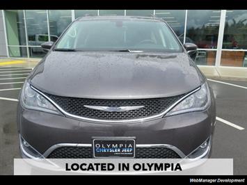 2017 Chrysler Pacifica Touring-L   - Photo 8 - Los Angeles, AL 91303-8888