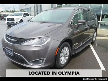 2017 Chrysler Pacifica Touring-L   - Photo 7 - Los Angeles, AL 91303-8888