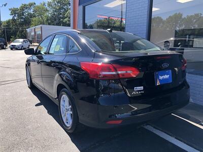 2018 Ford Focus SE   - Photo 4 - Los Angeles, AL 91303-8888