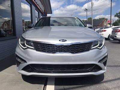 2019 Kia Optima LX   - Photo 2 - Los Angeles, AL 91303-8888