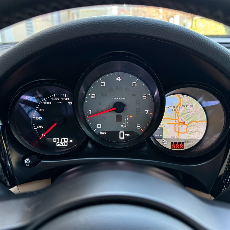 2019 Jeep Cherokee Latitude Plus   - Photo 21 - Los Angeles, CA 90403