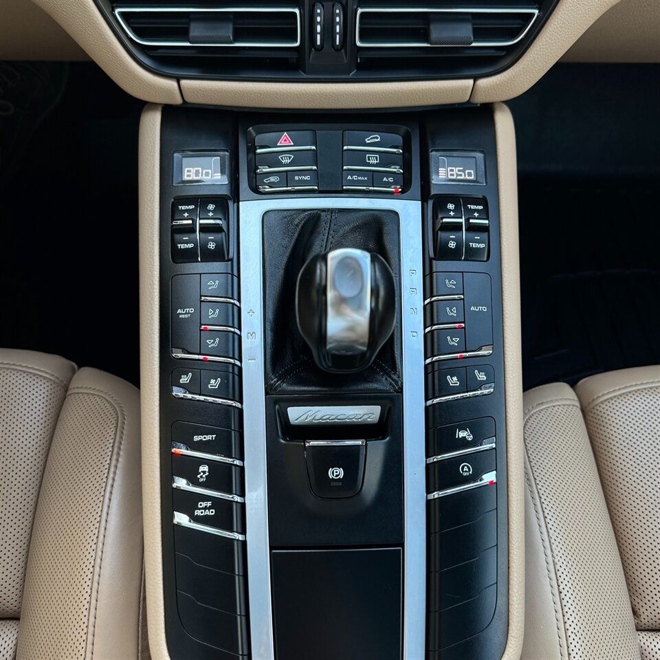 2019 Jeep Cherokee Latitude Plus   - Photo 25 - Los Angeles, CA 90403