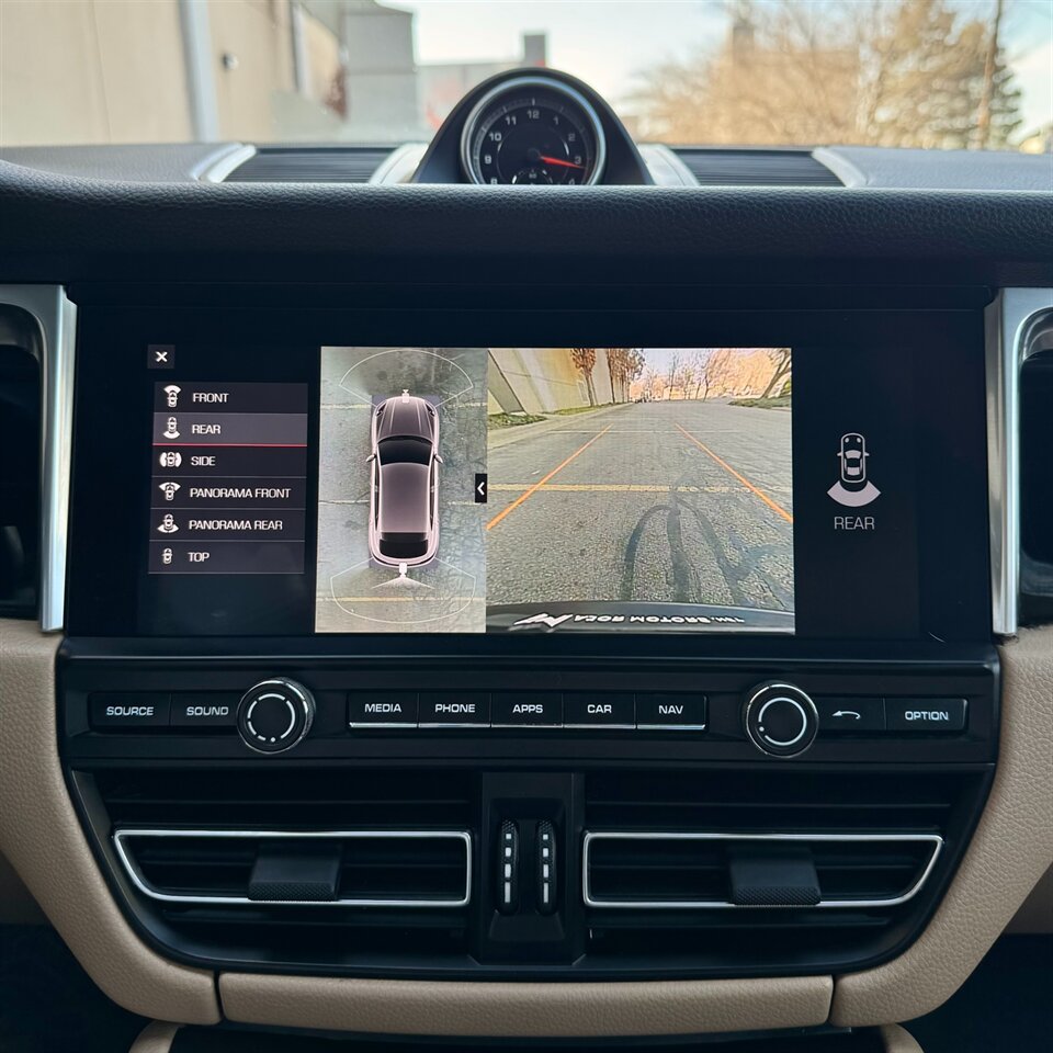 2019 Jeep Cherokee Latitude Plus   - Photo 24 - Los Angeles, CA 90403